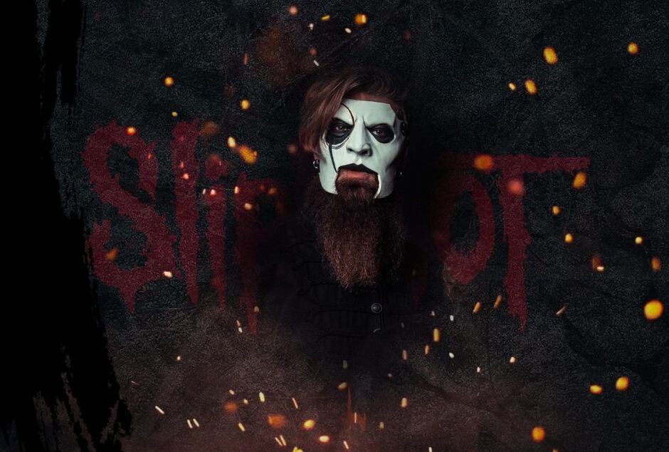 <b>James Root</b>