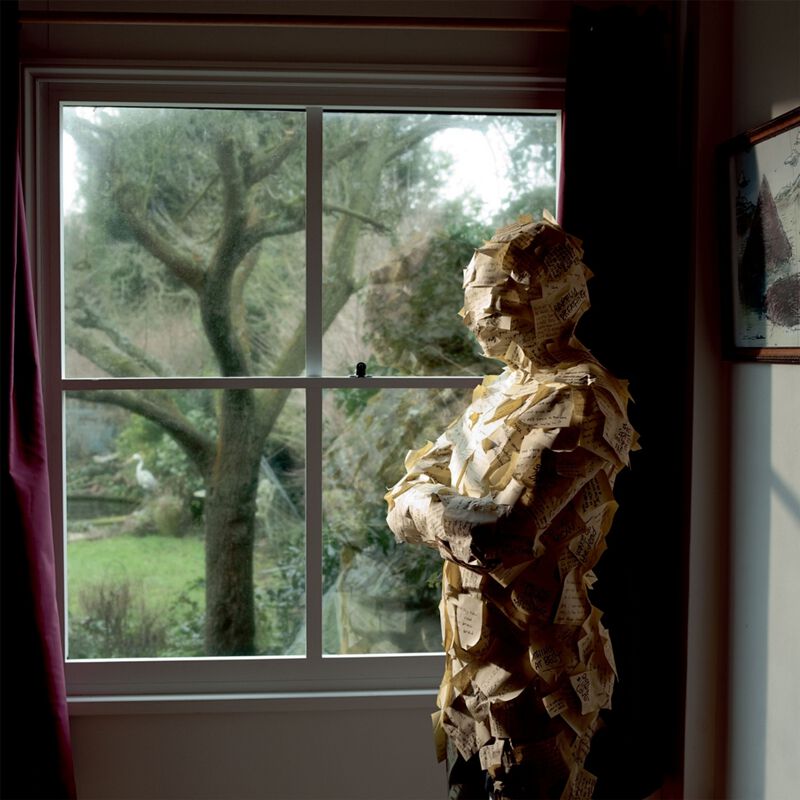 0802644705323 - Someone here is missing CD multicolor