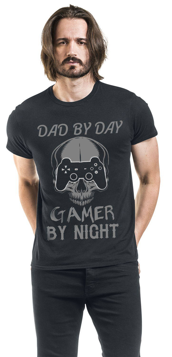 Funshirt Dad By Day - Gamer By Night T-Shirt schwarz