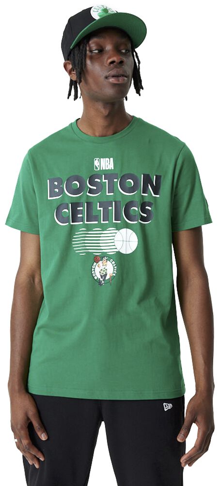 New Era - NBA T-Shirt - Boston Celtics Graphic Tee - S - für Männer - Größe S - grün