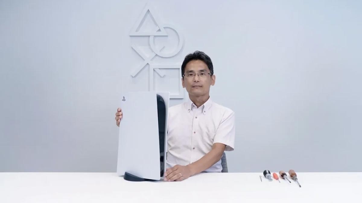 Yasuhiro Ootori baut die PlayStation 5 im Video auseinander.