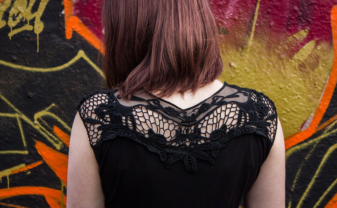 Backlace T-Shirt von Fashion Victim